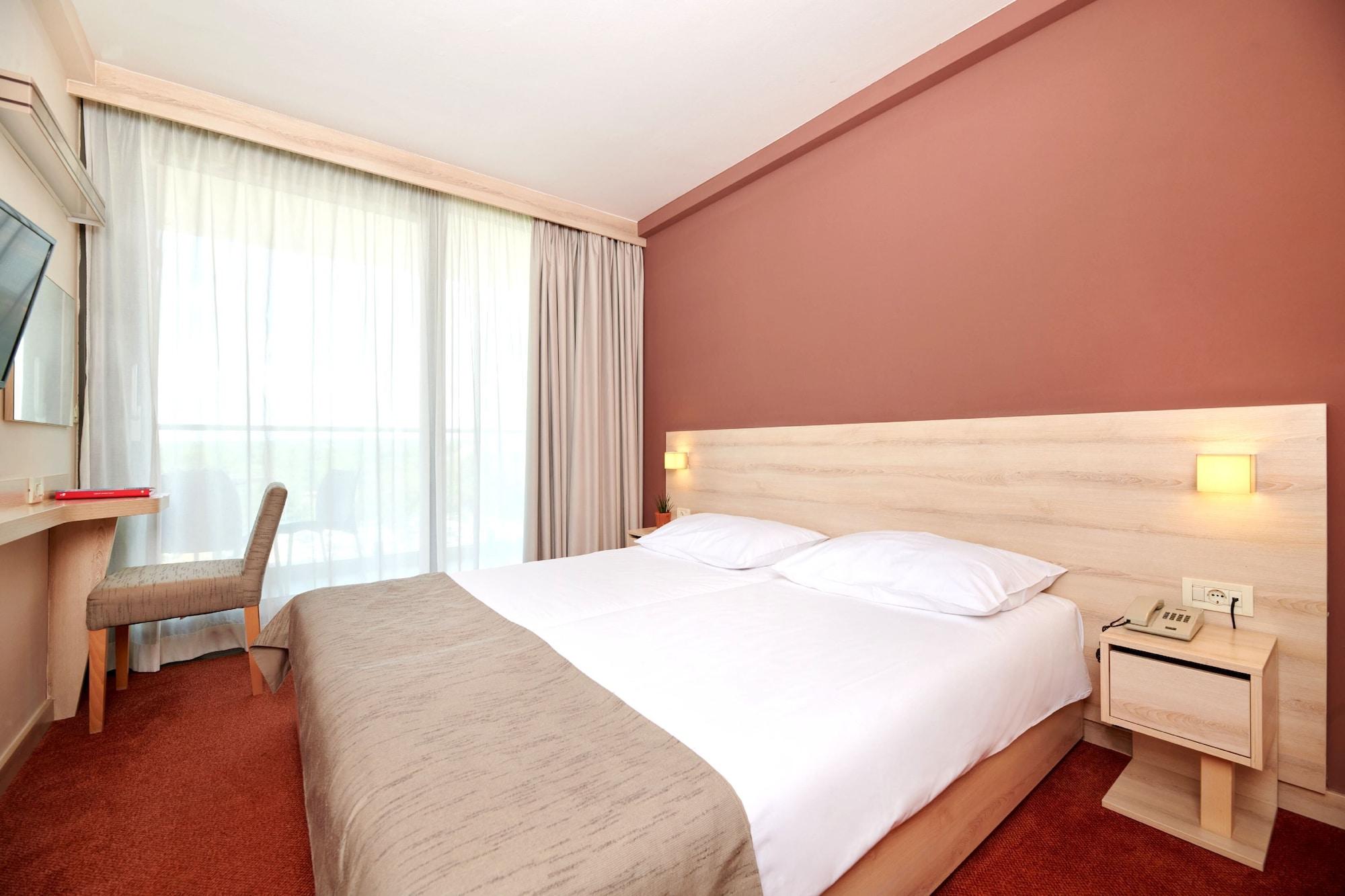 Hotel Materada Plava Laguna ポレッチ エクステリア 写真