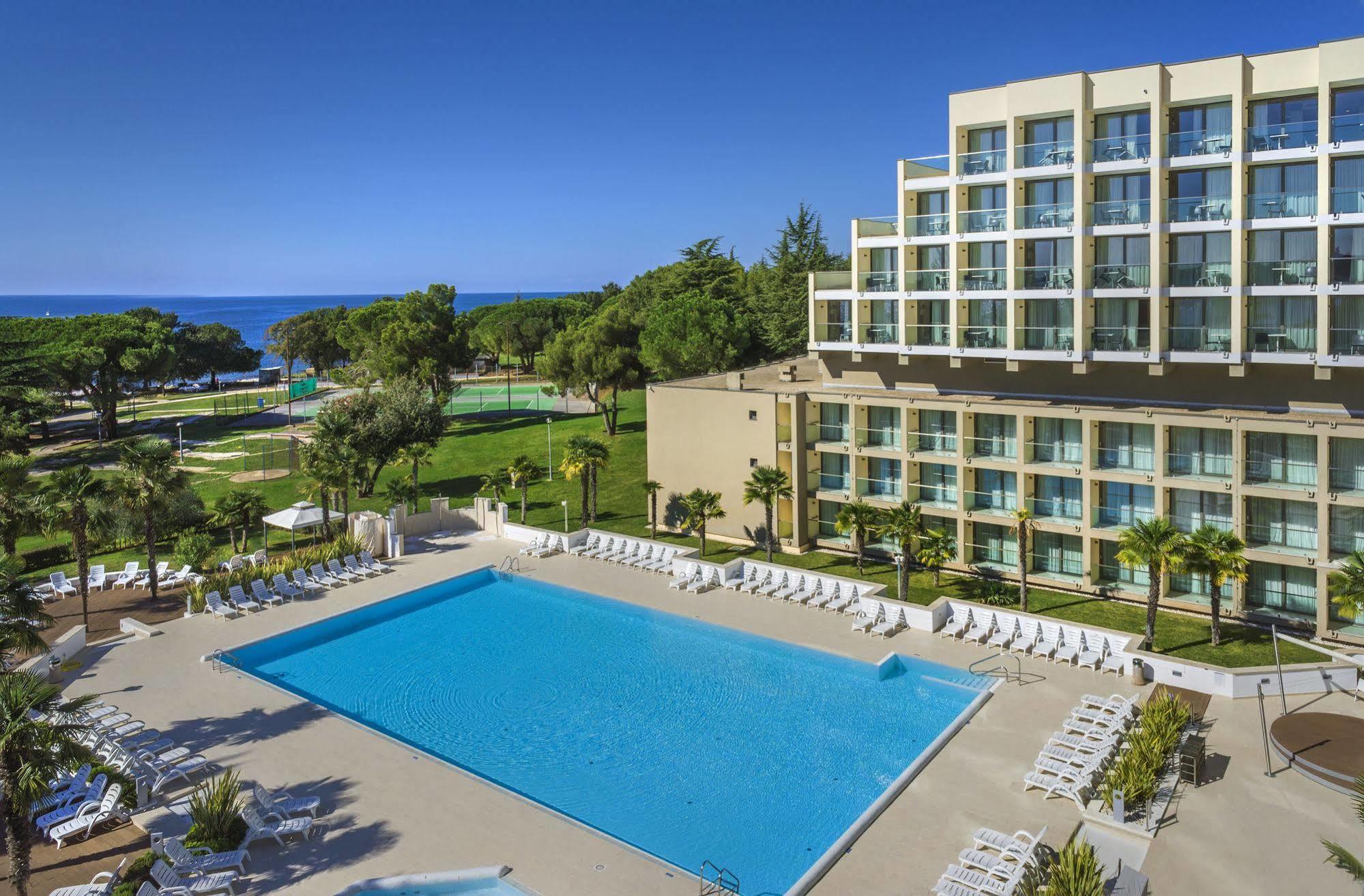 Hotel Materada Plava Laguna ポレッチ エクステリア 写真
